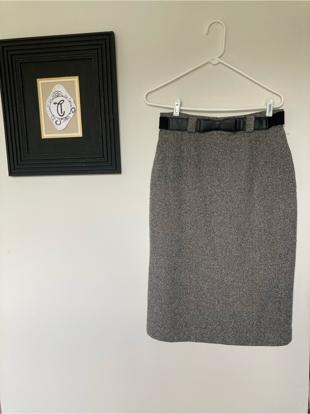 Vintage Gray Tweed Pencil Skirt with Black Bow Belt